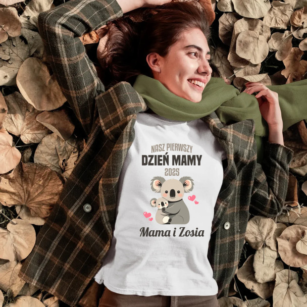 Nasz pierwszy dzień mamy v2 - damska koszulka z nadrukiem - produkt personalizowany