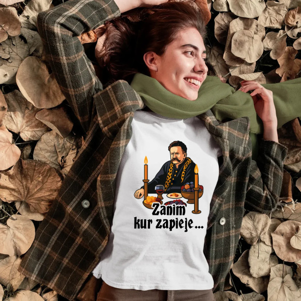Zanim kur zapieje - damska koszulka z nadrukiem